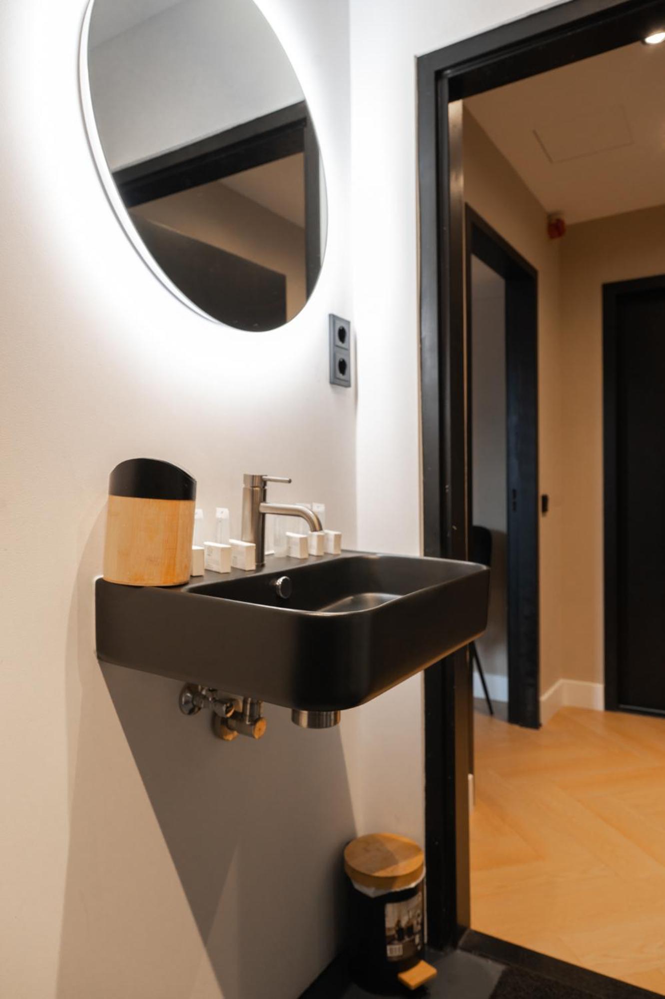 Hotel 83 Амстердам Екстериор снимка